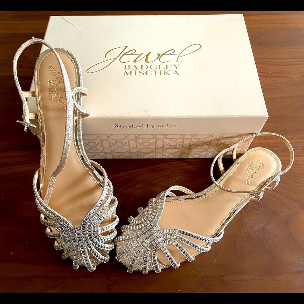 Jewel by Badgley Mischka Rhinestone Flats Size 9